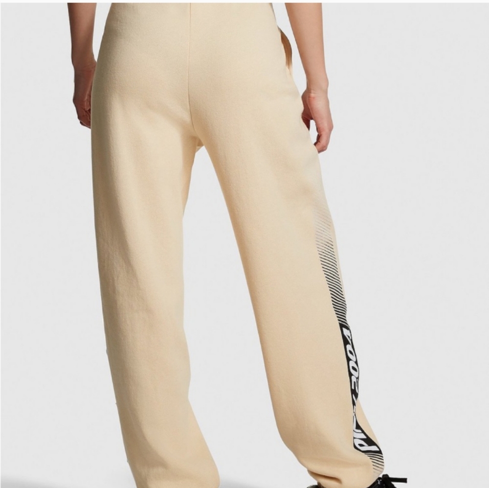 PINK VS Ivy Fleece Relaxed Sweatpants Beige Racing 2024 NWT - Picture 5 of 6